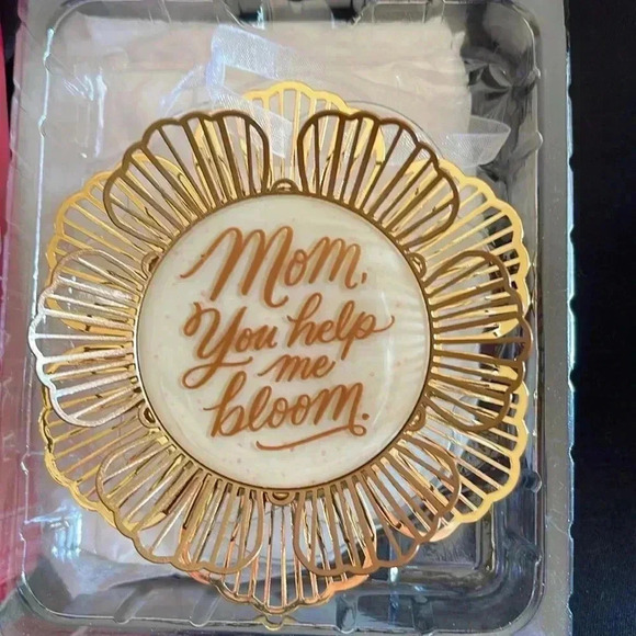 NIB “Mom, You Help Me Bloom” Ornament-Mothers Day Gift Idea - Picture 2 of 5